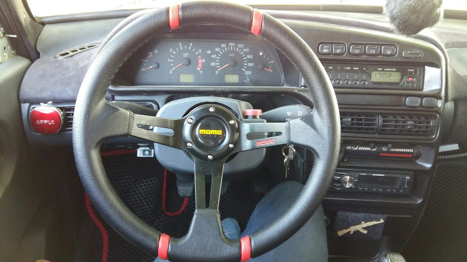 Купить руль на ваз 2114 тюнинг Руль MOMO - Lada 2114, 2010 года тюнинг DRIVE2