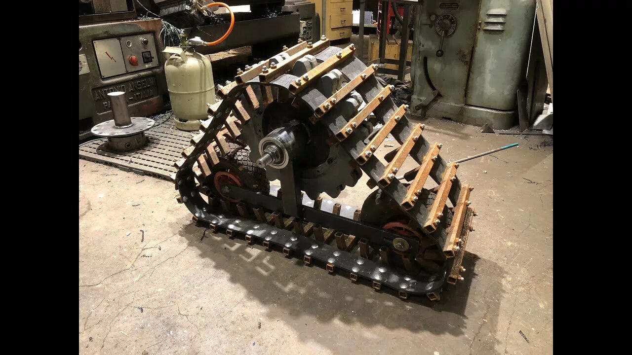Купить самодельную гусеницу Homemade tracks for the 42hp garden tractor, Part 2 - YouTube