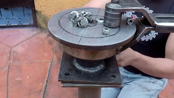 Купить самодельный станок металл Machine for bending of metal bars - 2-viral in 2020 Metal bar, Metal, Machine