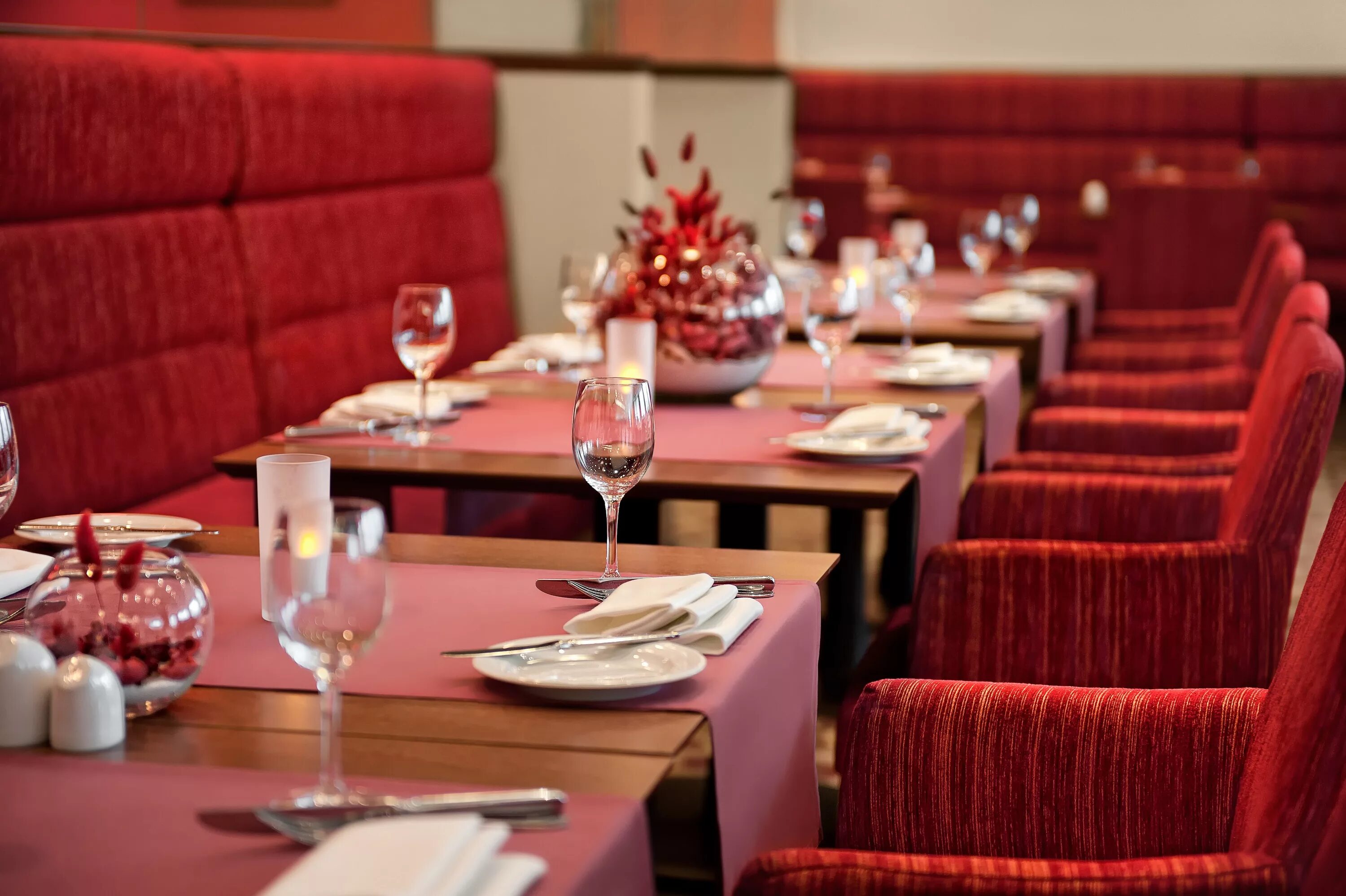 Лесная 15 москва гостиница ресторан фото Book your family event in Red & White Restaurant. #HolidayInn #HolidayInnMoscowL