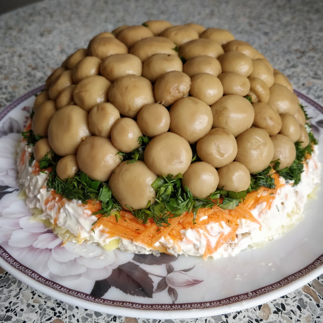 Лесная поляна салат рецепт с фото Салат грибная поляна рецепт с курицей - Салат "Грибная поляна" с курицей и марин