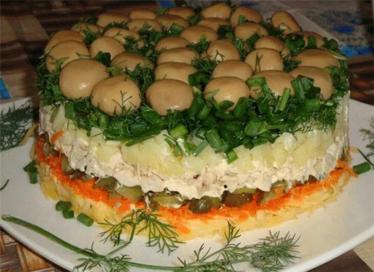Лесная поляна салат рецепт с фото Салат "Лесная поляна" в разных вариантах Cuisine recipes, Recipes, Georgian food