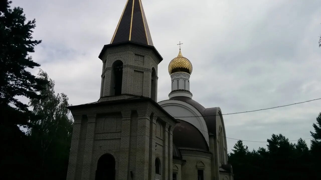 Лесное воронеж лесное кладбище фото Храм иконы Божией Матери "Всех скорбящих Радость" на Лесном кладбище в Воронеже.