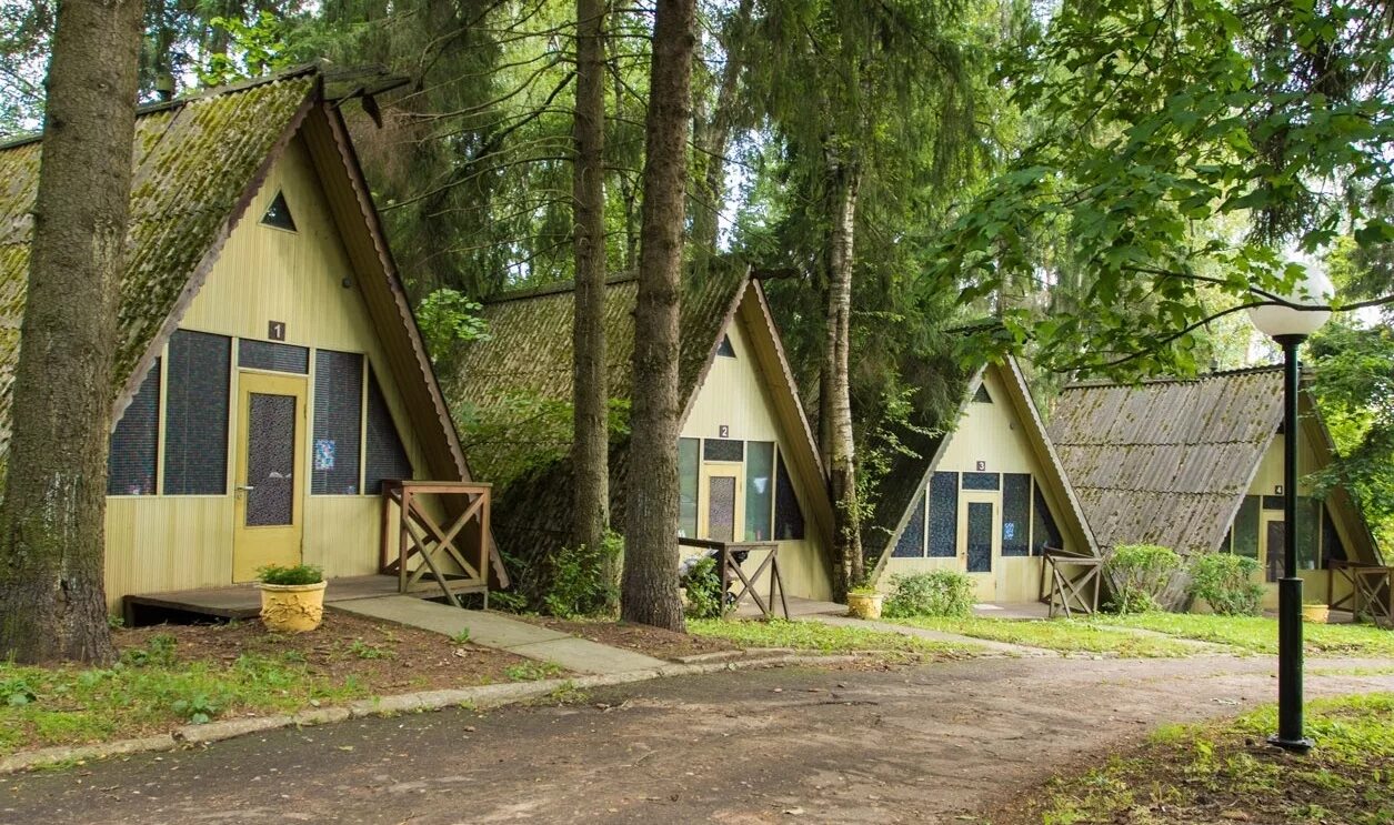 Лесной лагерь натуристов ретро фото Pension "Solnechnaya polyana" g. Zvenigorod Moscow oblast: цены на проживание, о