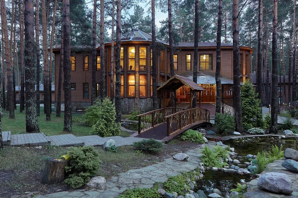 Лесной отель подмосковье фото Фото территории отеля "Велес"