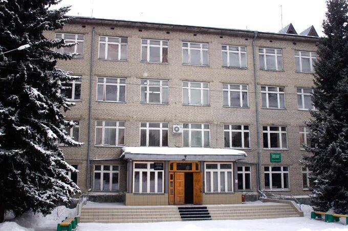 Лесной техникум бийск фото Директор Бийского лесхоз-техникума рассказывает