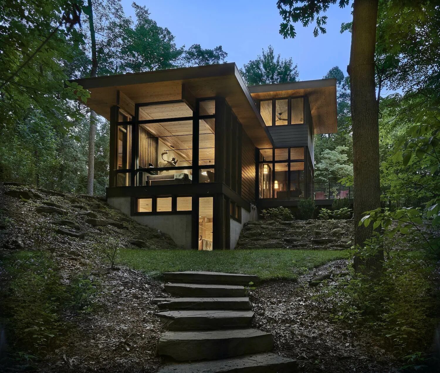 Лесные коттеджи фото Lawless Retreat in Michigan by Searl Lam Houses