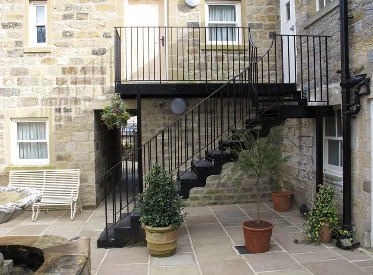 Лестница дома на улице фото External Staircase at the Yorke Arms, Ramsgill, Harrogate Staircase outdoor, Ext