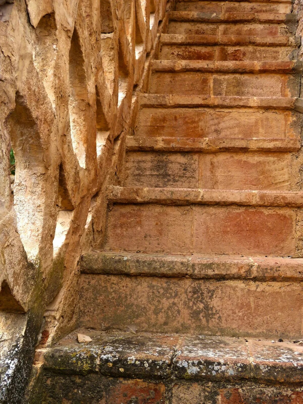 Лестница фото есть Free Images : rock, wood, wall, formation, symbol, old building, brick, material
