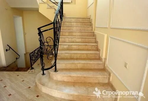 Лестница из керамогранита в частном доме фото Лестницы из травертина - купить в Ростове-на-Дону по цене 1700 руб за кв. м на С