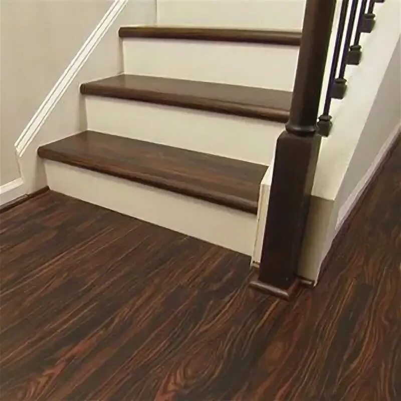 Лестница из кварцвинила фото Laminate flooring on stairs, Laminate stairs, Flooring for stairs