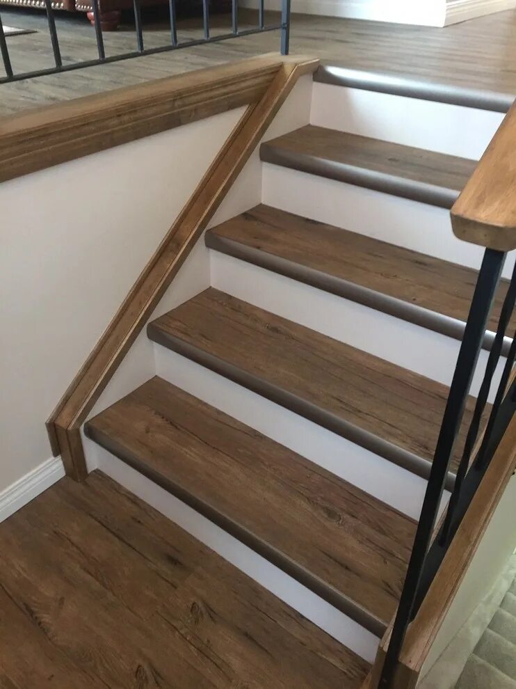 Лестница из ламината фото Kubik Residence - Vinyl Planks (LVP) - Рустика - Лестница - Калгари - от эксперт
