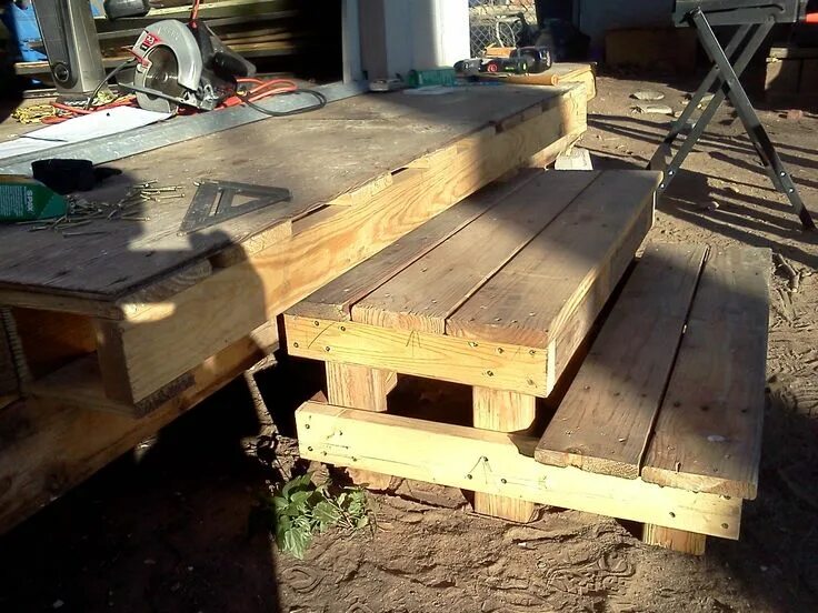 Лестница к беседки деревянная своими руками Design and Build Steps for a Prefab Shed How to build steps, Prefab sheds, Build