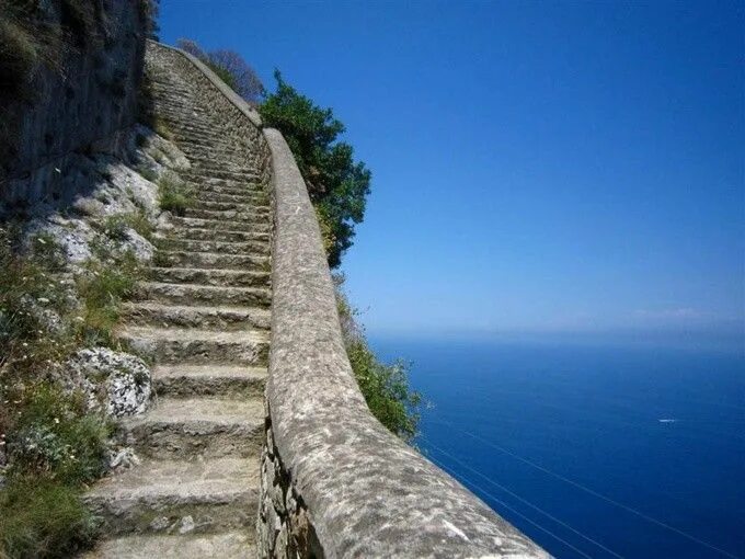Лестница к морю фото Scala Fenicia at Anacapri, Italy Capri, San michele, Scale