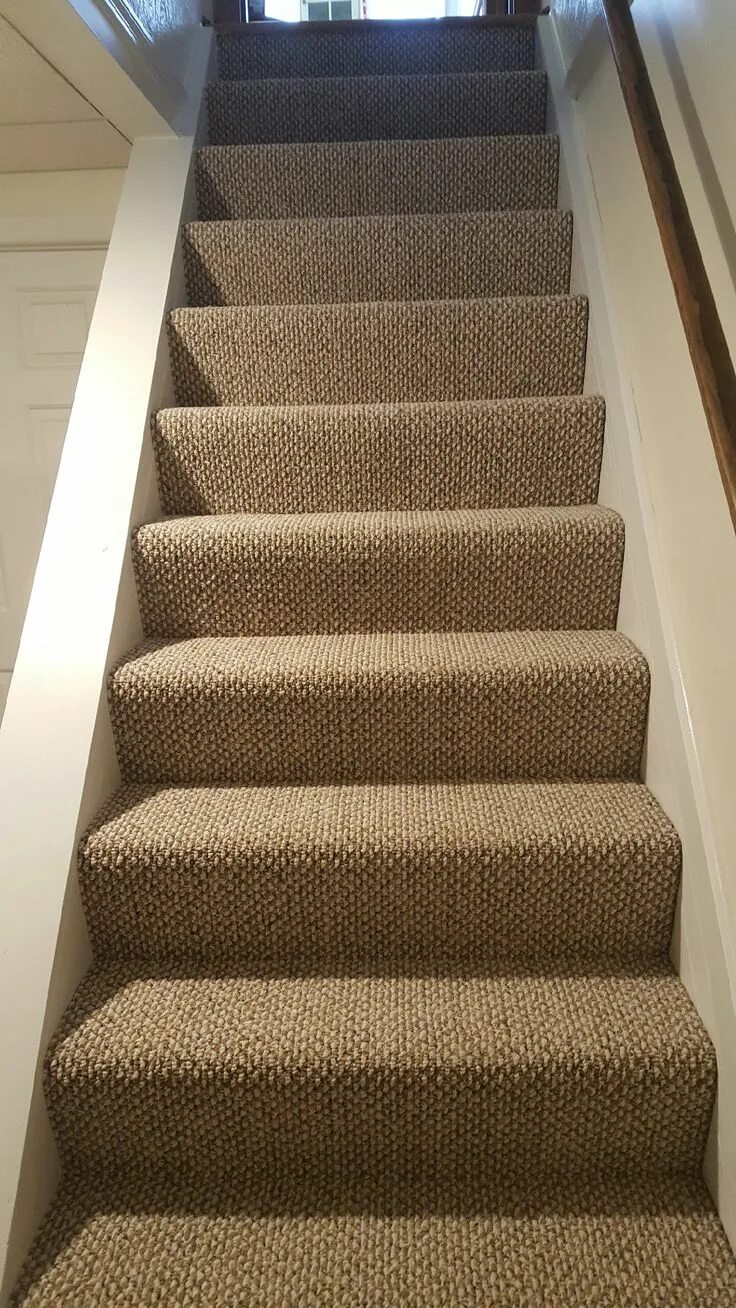 Лестница ковролином фото homebasedcarpet.com in 2023 Carpet staircase, Stairway carpet, Staircase design