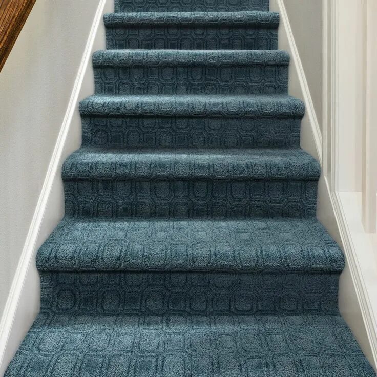 Лестница ковролином фото Tuftex Carpet for a Contemporary Staircase with a Gray Walls and Genoa by Tuftex