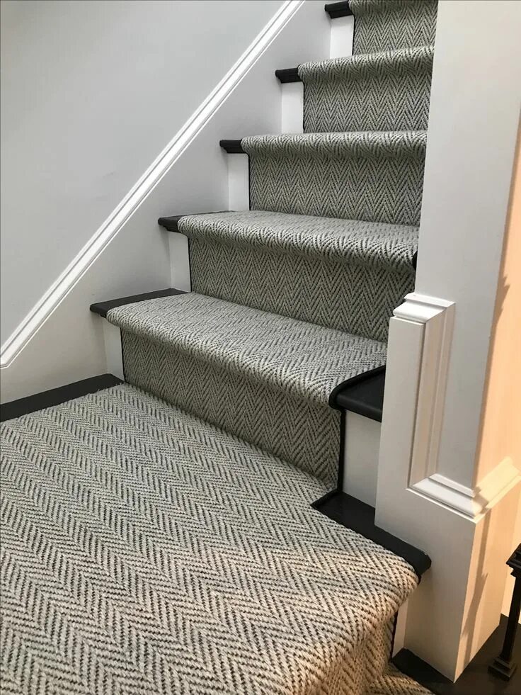 Лестница ковролином фото Momeni, Heather, Gabardine Stair runner carpet, Carpet stairs, House stairs