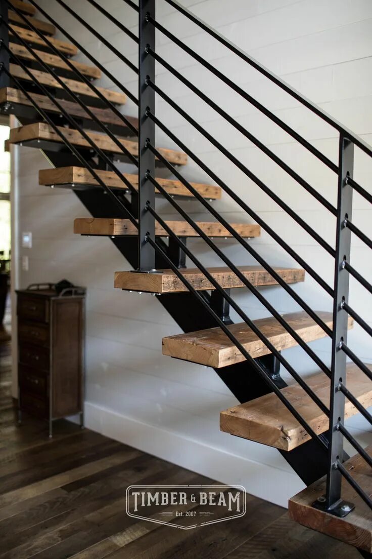 Лестница лофт из металла фото Interior in 2024 Stairs design modern, Stair remodel, Diy staircase