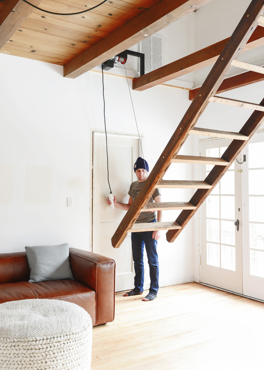 Лестница на чердак в частном доме фото Our Loft Ladder Goes Electric! Loft ladder, Tiny house stairs, Loft staircase