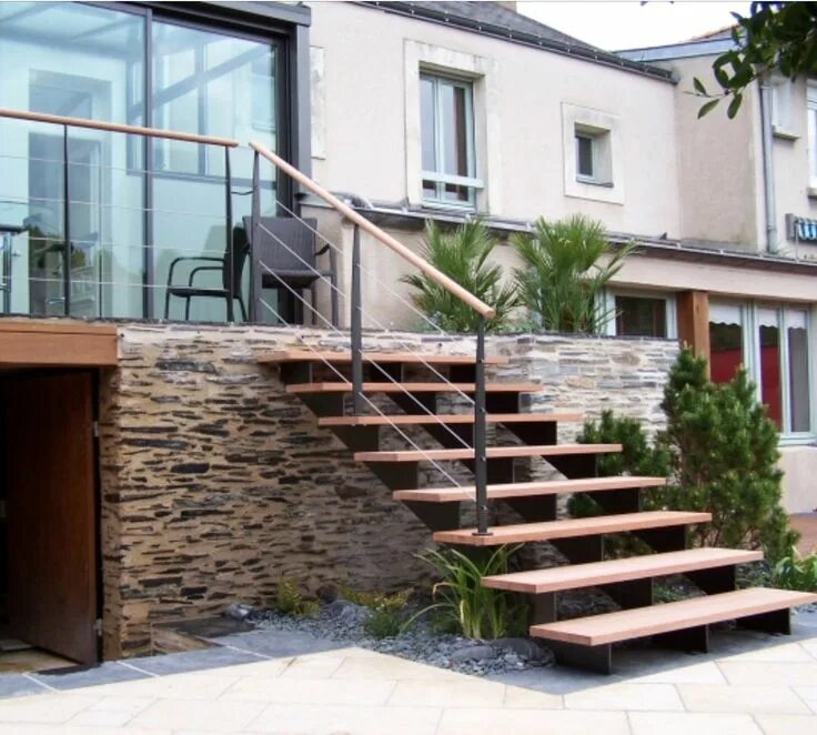 Лестница с площадкой вход в дом фото Stylish Outdoor Stairs for Your Home