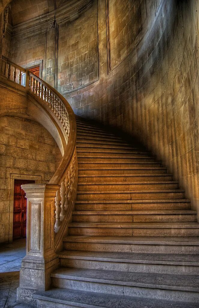 Лестница смотреть фото The stair of Carlos V Stairs, Curved staircase, Take the stairs
