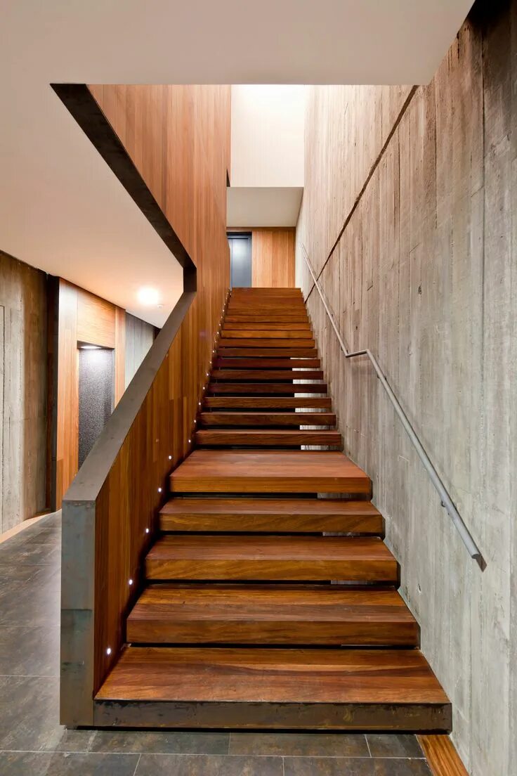 Лестница снизу фото Gallery of OKE / aq4 arquitectura - 6 Staircase design, Modern staircase, Interi