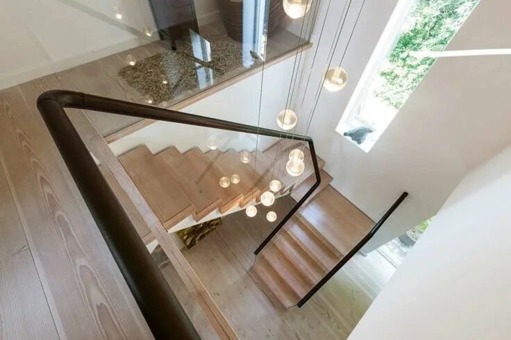 Лестница со второго этажа фото A wire balustrade requires virtually no maintenance to stay looking pristine or 