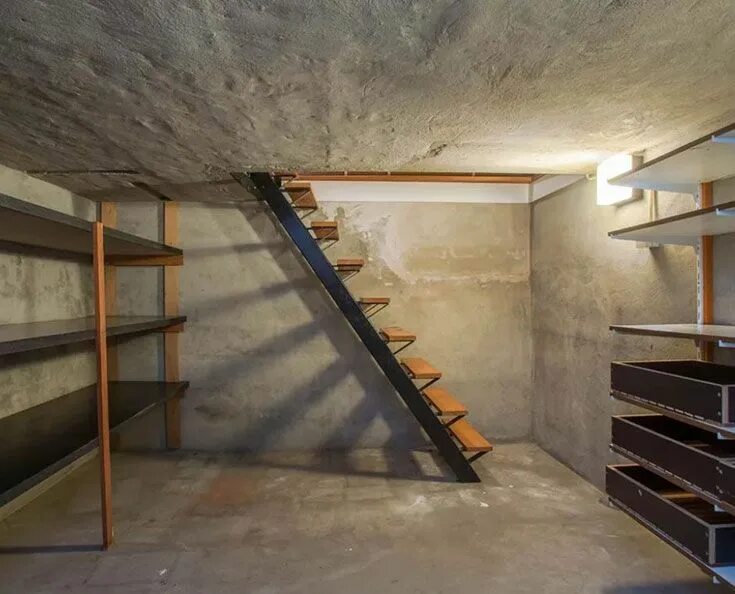 Лестница в доме в подвал фото Устройство подвала в частном доме Alternatives to drywall, Basement remodeling, 