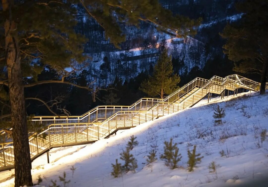 Лестница в красноярске фото В Красноярске на Торгашинском хребте открыли самую длинную в России лестницу. Кр