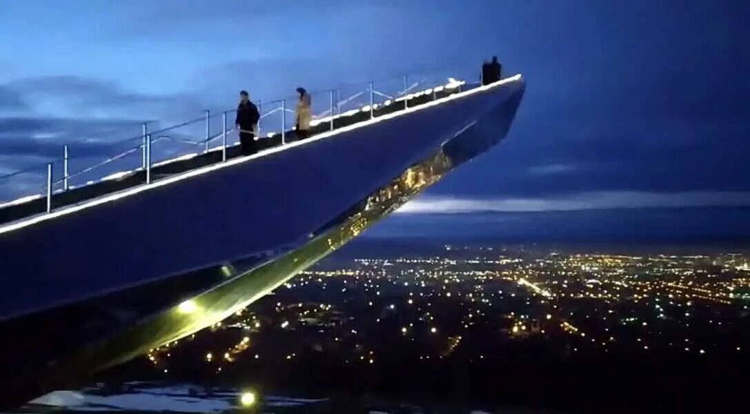 Лестница в небеса сочи фото Ночные мечети и Лестница в небеса - цена экскурсии 6 000 ₽, отзывы, расписание э