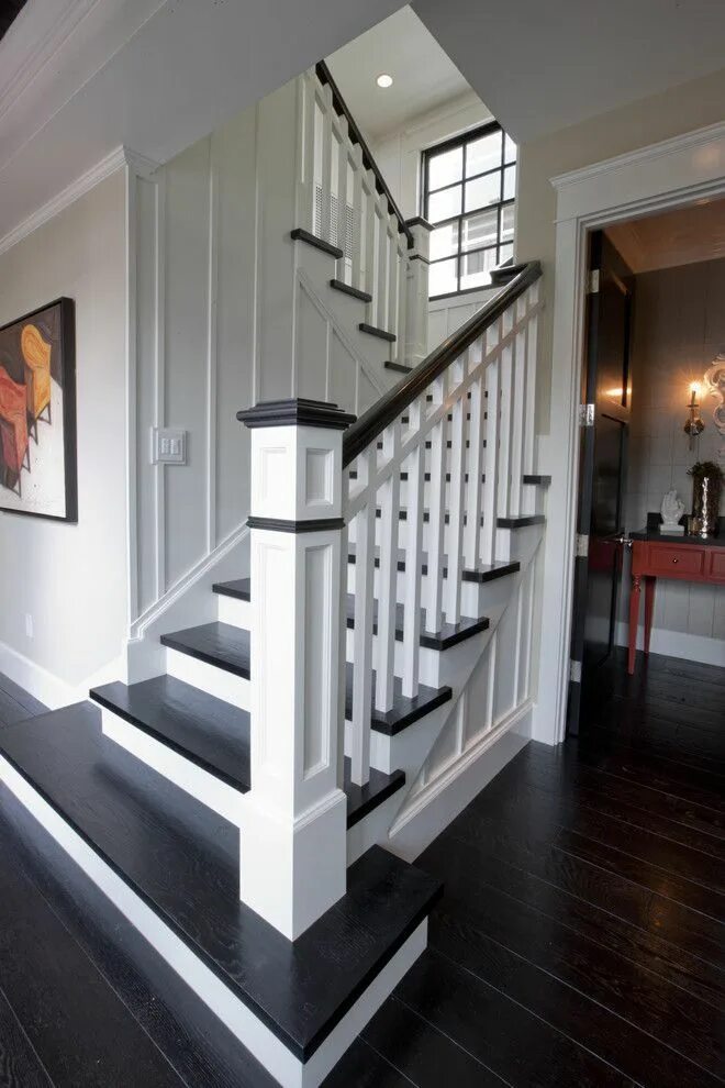 Лестница в сером цвете в интерьере Stairway design, Traditional staircase, Stair remodel