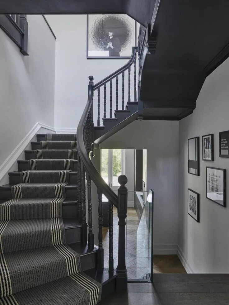 Лестница в сером цвете в интерьере #staircase Staircase design, Stairs, Hallway designs