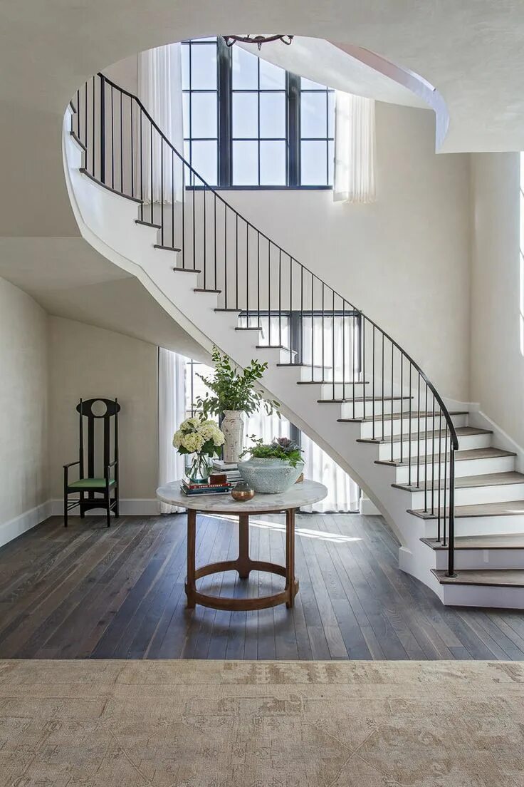 Лестница в сером цвете в интерьере Charleston Beach House-River Home Stairs, Staircase design, Curved staircase
