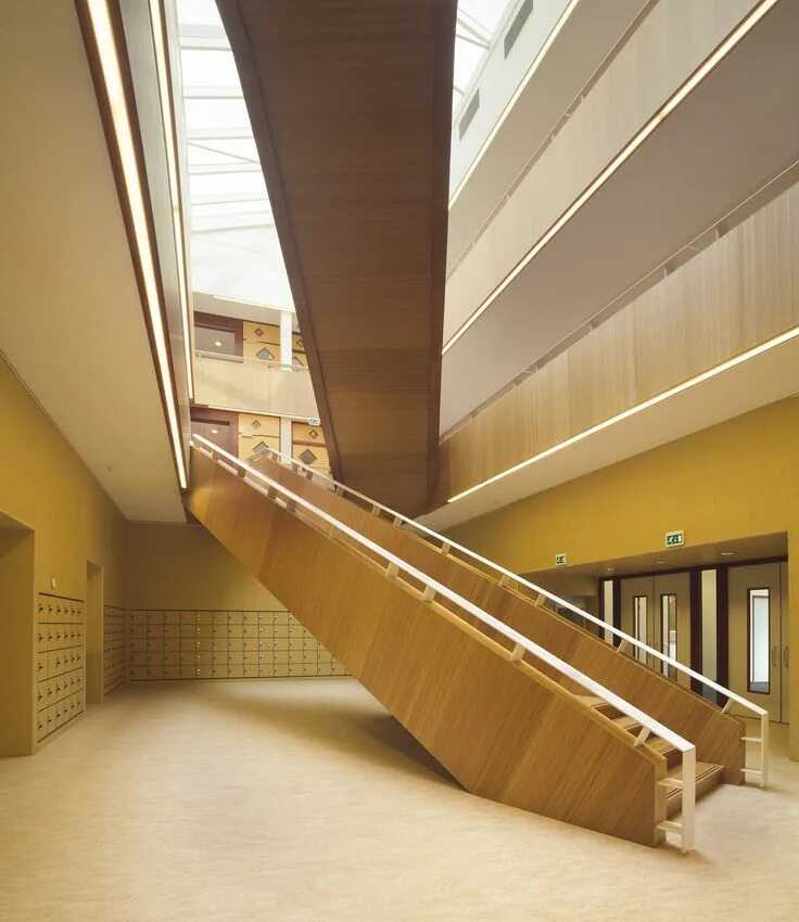 Лестница в школе фото Gallery of Bornego College / HVDN + Studioninedots - 9 Atrium design, Architectu