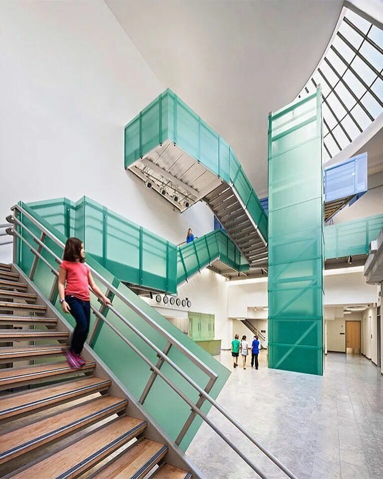 Лестница в школе фото Varia Ecoresin in Emerald creates a colorful balustrade at this K-8 school. #3fo