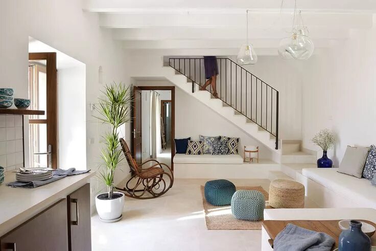 Лестница в современном интерьере в доме Hotel cal reiet - guest houses, bloomint design homify Decoración de unas, Decor