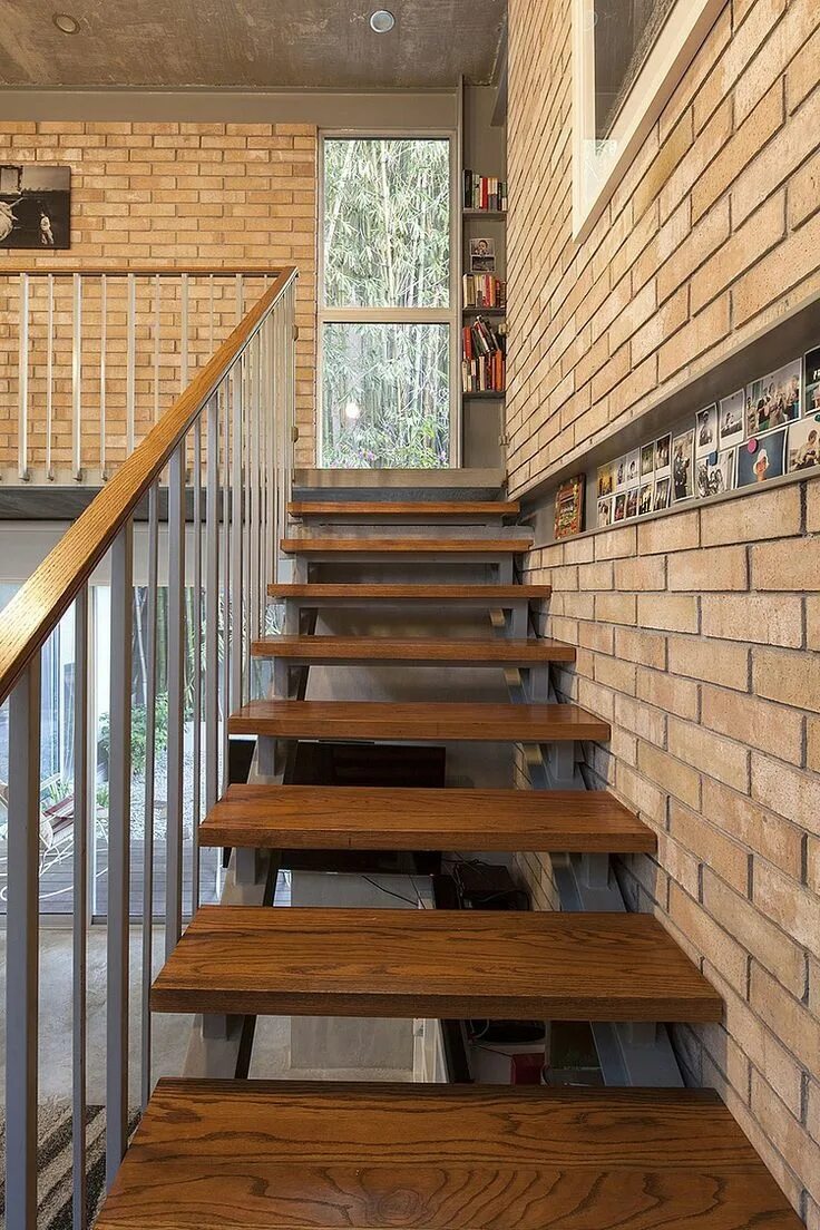 Лестница в стиле лофт в частном доме Brisas House by Garza Camisai Arquitectos HomeAdore House design, Elegant interi