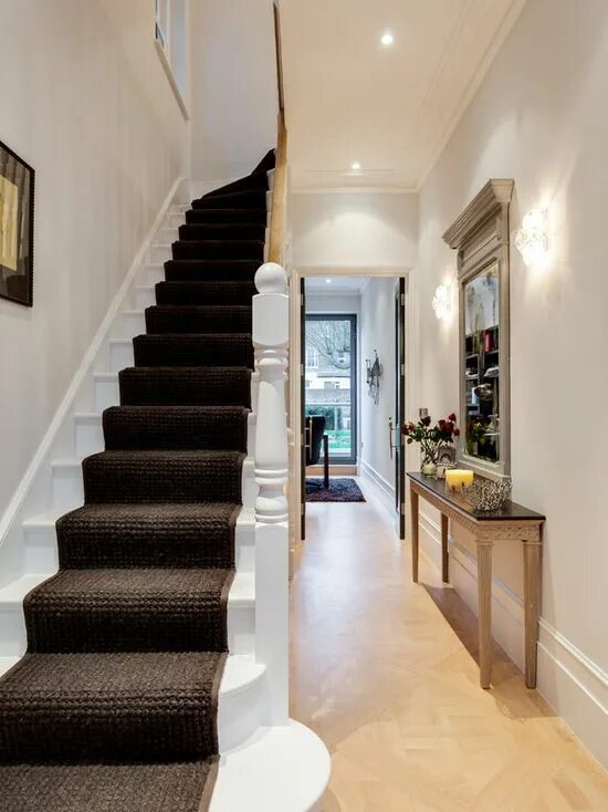 Лестница в узком коридоре фото Victorian Hallway Uk Home Design Ideas, Renovations & Photos Staircase design, V