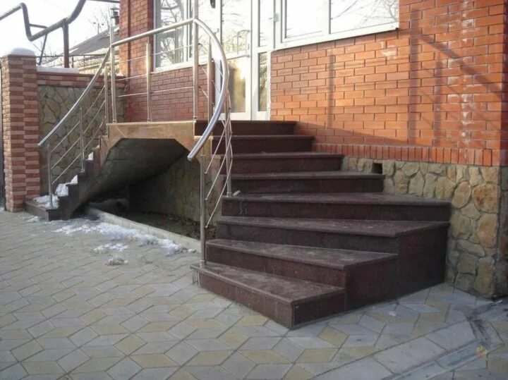 Лестница вход в частный дом фото Неактивно