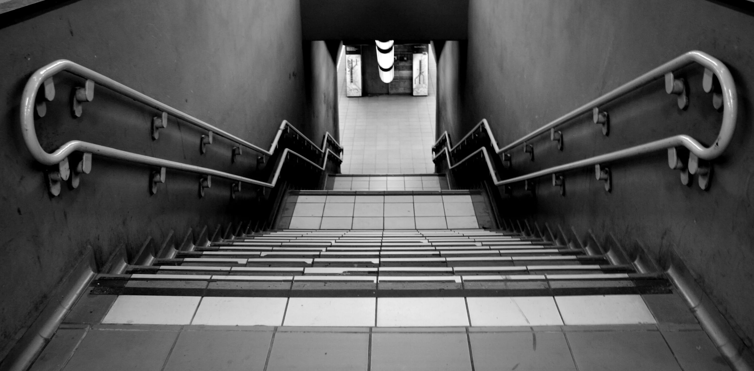 Лестница вниз фото Stairway Wikidwelling Fandom