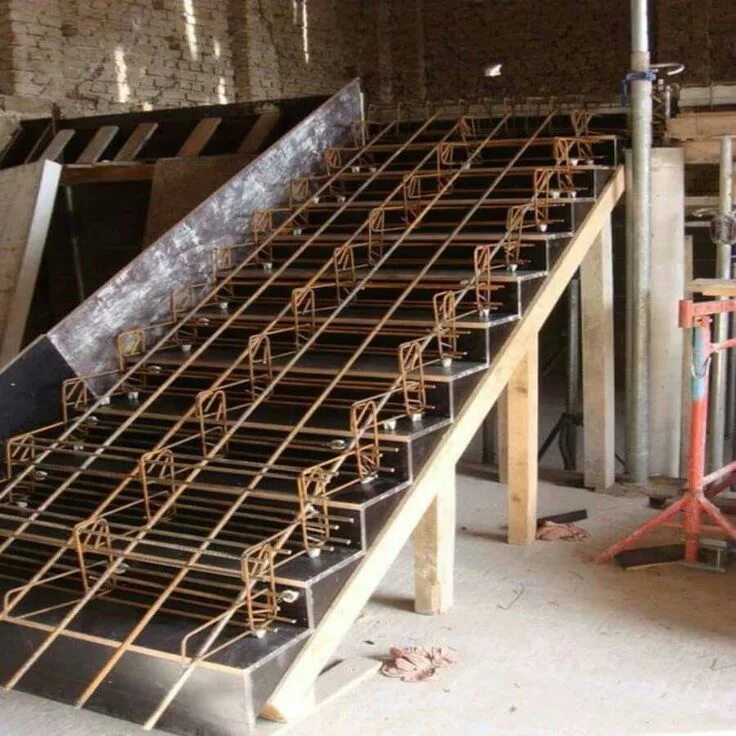 Лестницы из арматуры фото Pin de L'estampe architecture em technique Construção de casas, Escadas de concr