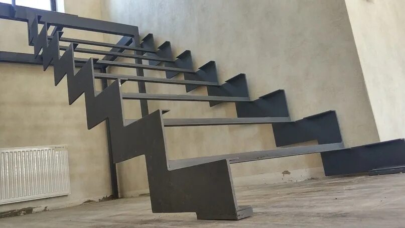 Лестницы из металла фото цены Требуются сварщики и монтажники, в цех по производству изделий из металла. Обращ