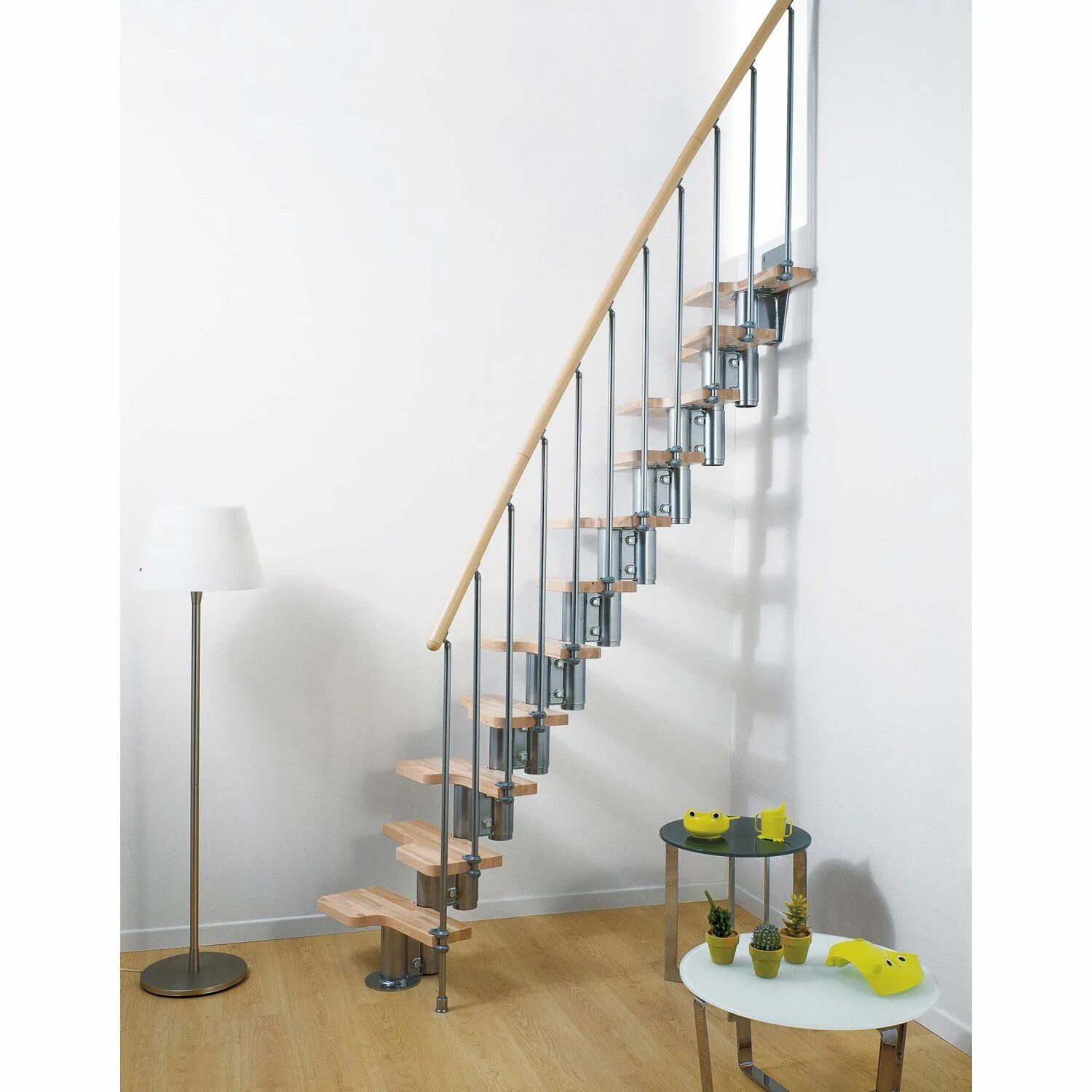Лестницы в леруа мерлен каталог фото Garde-corps mini line chrome/bois clair 500 € Stairs for small spaces, Spiral st