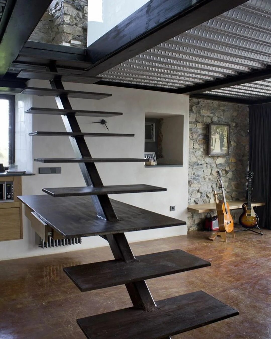 Лестницы в стиле лофт для дома Casa Sabugo is a house located in the Sabugo de Otur village in rural Spain. Des