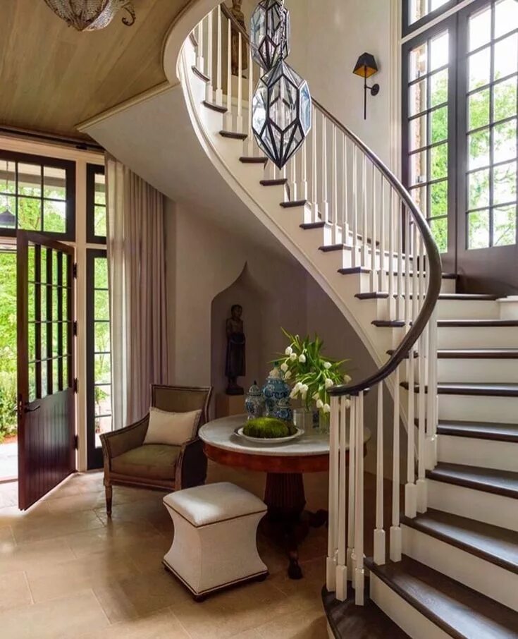 Лестницы внутри частного дома фото Pin by Christina Wood on for the home Home stairs design, Stairs design, Foyer d