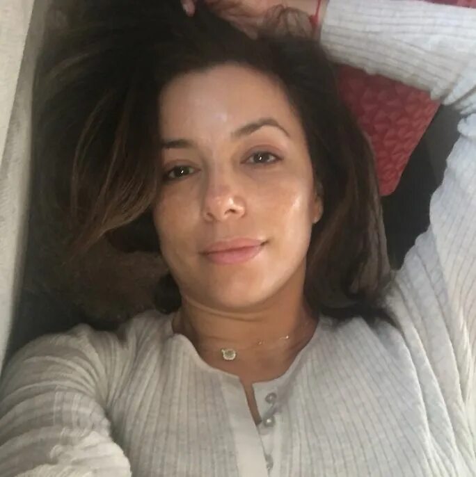 Лет без макияжа Eva Longoria Shares Gorgeous No-Makeup Selfie Eva longoria, Eva longoria no make