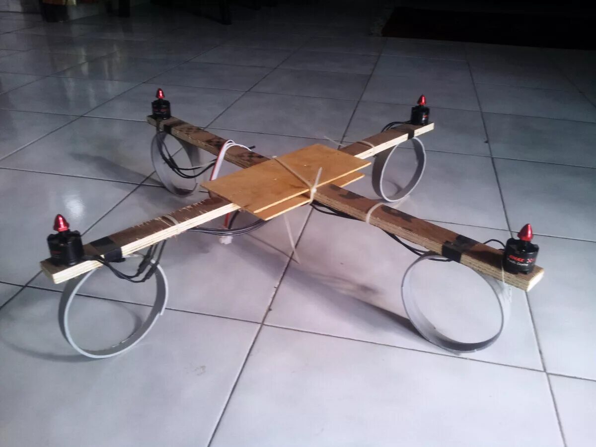 Летающие самоделки Как самому собрать квадрокоптер DJI Дзен