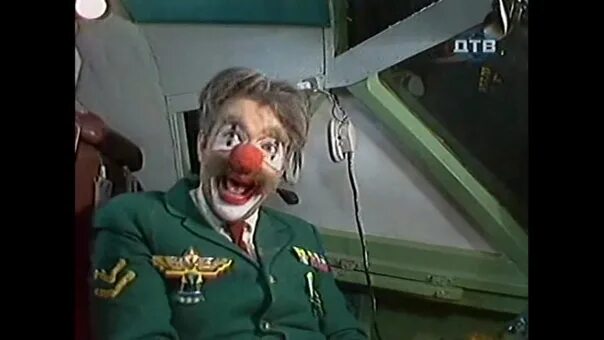 Летчик из деревни дураков фото В Пятёрочке покупательнице не понравилось, что кассирша грубовато кинула товар, 