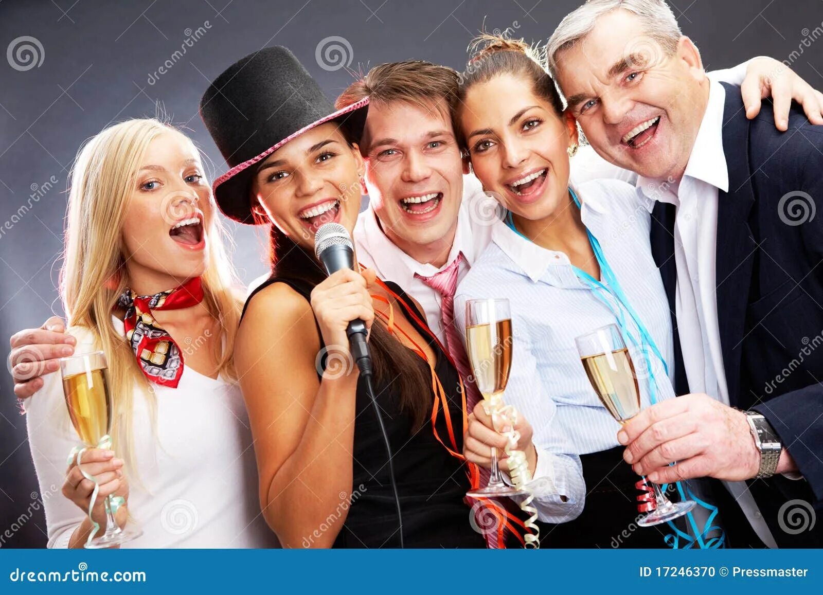 Летье фото Performing songs stock photo. Image of businesswoman - 17246370