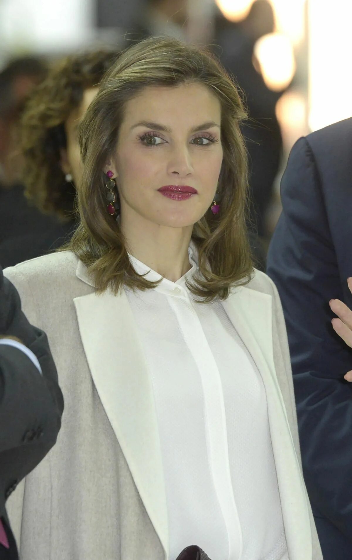 Летиция королева фото в молодости QUEEN LETIZIA OF SPAIN at 40th Anniversary of Grupo Editorial Zet in Madrid 12/1